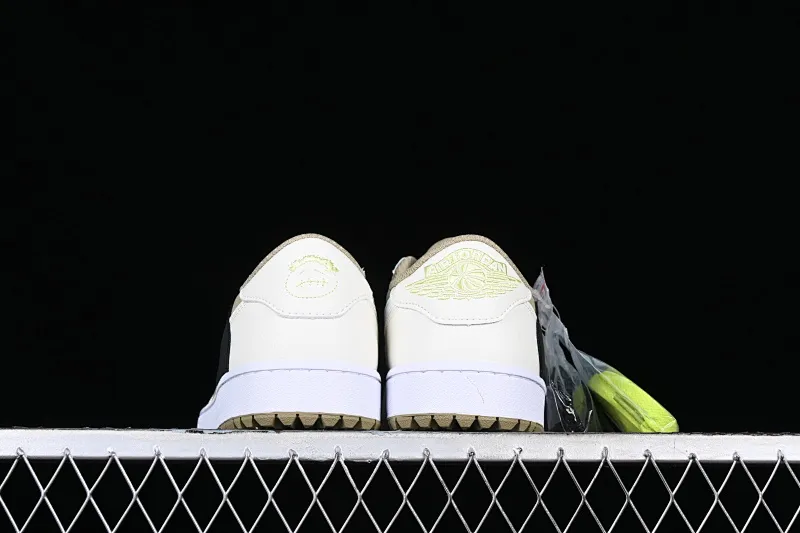 All Categories Air Jordan Jordan Series Basketball Shoes Air Jordan 1 Low Travis Scott x Air Jordan 1 Low OG AJ1 Joe 1 Joint Overhead FZ3124-200